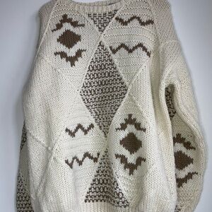 Cozy 100% wool Patterned Sweater